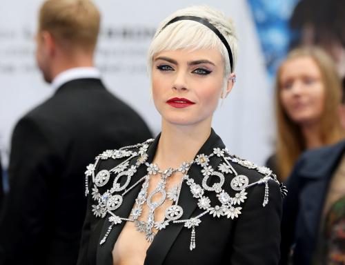 Легкие прически на выпускной. Прически на выпускной 2021: 123 фотоидеи для незабываемой вечеринки