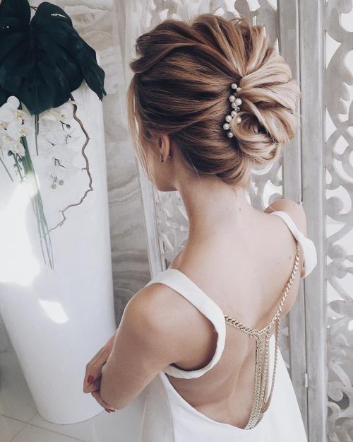 Причёски на короткие волосы в школу выпускной. 18 причёсок на выпускной вечер для коротких волос