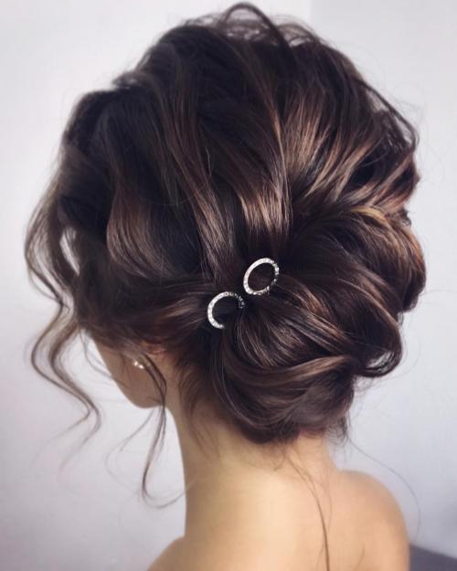 Причёски на короткие волосы в школу выпускной. 18 причёсок на выпускной вечер для коротких волос