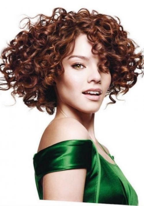 Прически на короткие волосы с челкой пошагово. Укладка на каре с челкой: 3 способа 13