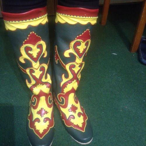 Национальная обувь татар. Казанский мастер возрождает традицию татарской национальной обуви