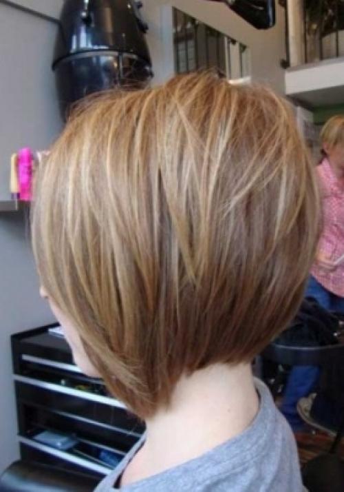 Прически для коротких волос. Повседневные прически для кудрявых коротких волос 11