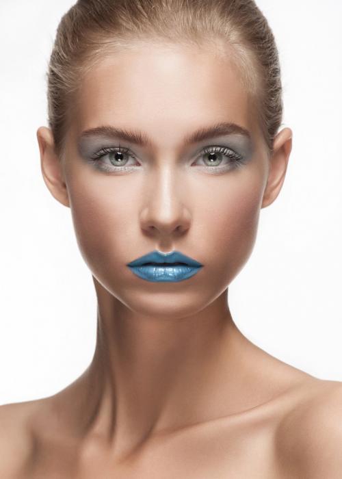 Простой макияж для голубых глаз. Выбор косметики 30 Простой макияж для голубых глаз. Выбор косметики 30