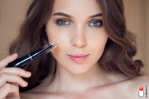 Макияж для серо-голубых глаз пошагово. Макияж для русоволосых с голубыми глазами пошагово