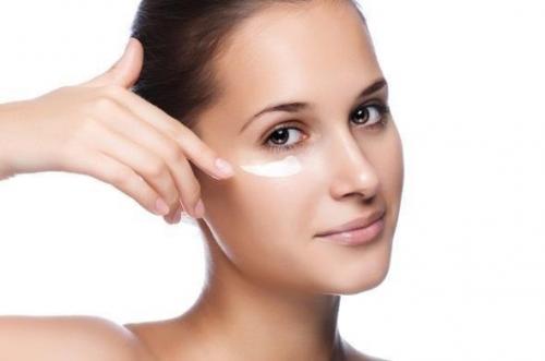 Уроки макияжа для начинающих в домашних условиях. Увлажнение