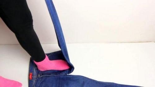 Как растянуть джинсы утюгом. Механическое растяжение