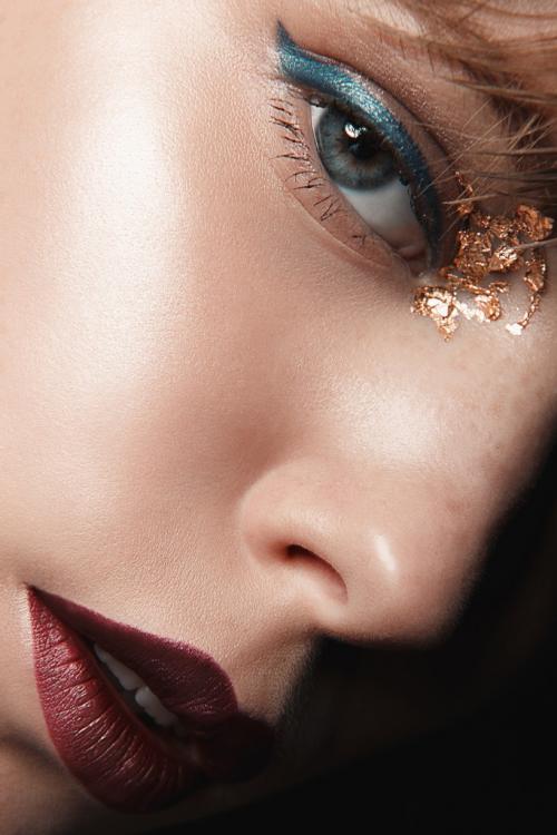 Красивый макияж для голубых глаз. Вечерний макияж для голубых глаз 09