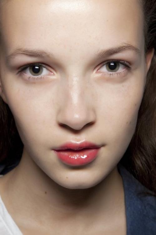 Макияж для нависшего века и опущенных уголков глаз. Правила макияжа для опущенных век