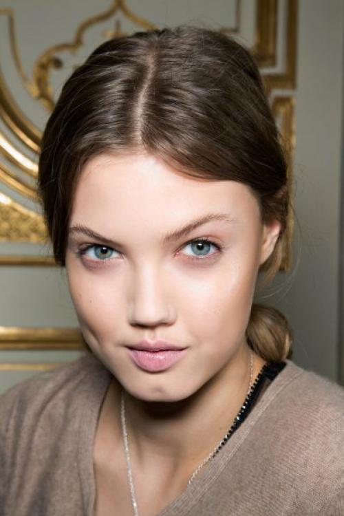 Макияж для нависшего века и опущенных уголков глаз. Правила макияжа для опущенных век