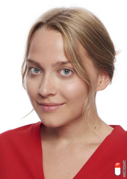 Дневной макияж для серо-голубых глаз. Макияж для серых глаз: идеи и инструкции