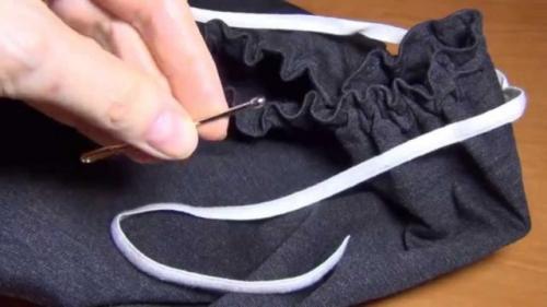 Как убрать резинку на штанах внизу. Как растянуть резинку на разных предметах одежды