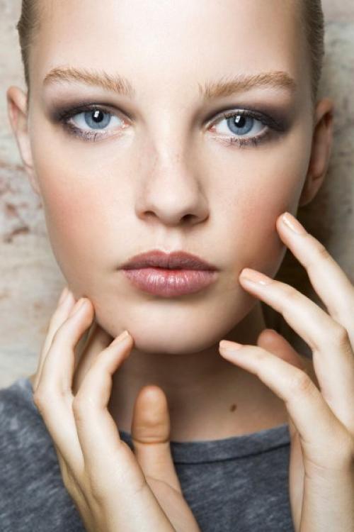 Макияж для голубых глаз на каждый день. Небесный цвет: лучшие идеи повседневного макияжа для голубых глаз