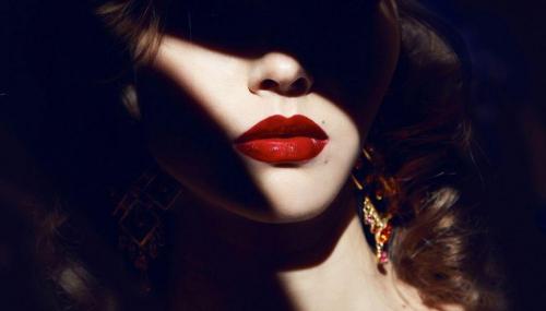 Как носить темную помаду: пошаговое руководство 06 Как носить темную помаду: пошаговое руководство 06