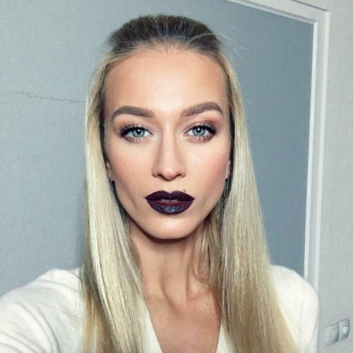 Как сочетать темную помаду с другими средствами макияжа. Макияж и образы: темная помада для брюнеток