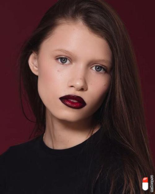 Как сделать черную помаду более долговечной. Как сделать помаду темнее?