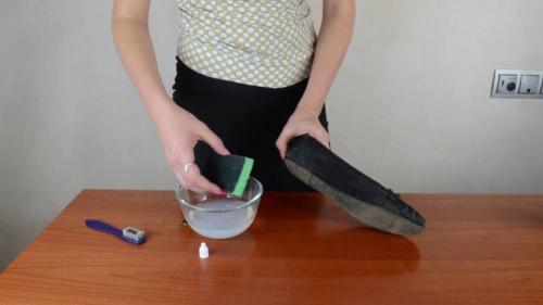 Стерлась краска на кожаной обуви. Очистка и обезжиривание