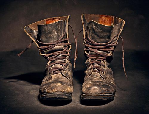 Уход за обувью из натуральной кожи с восковой отделкой. Рекомендации по применению воска для обуви, его отличие от крема