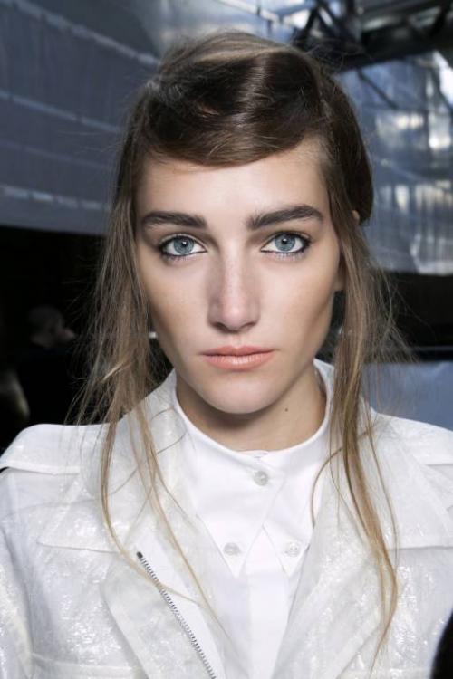 Как правильно делать подводку глаз карандашом. Как правильно подвести глаза карандашом?