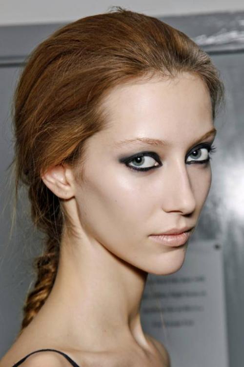 Как правильно делать подводку глаз карандашом. Как правильно подвести глаза карандашом?