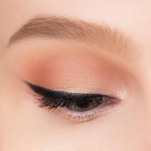 Как правильно подвести глаза карандашом. Как правильно подводить глаза карандашом?