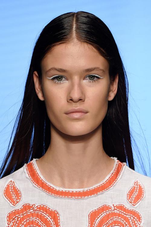 Как использовать белую подводку для глаз. Белая подводка: адаптируем главный бьюти-тренд к повседневной жизни 10 Как использовать белую подводку для глаз. Белая подводка: адаптируем главный бьюти-тренд к повседневной жизни 10