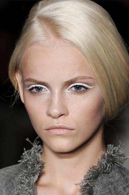 Как использовать белую подводку для глаз. Белая подводка: адаптируем главный бьюти-тренд к повседневной жизни 08 Как использовать белую подводку для глаз. Белая подводка: адаптируем главный бьюти-тренд к повседневной жизни 08