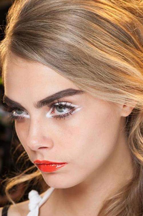 Как использовать белую подводку для глаз. Белая подводка: адаптируем главный бьюти-тренд к повседневной жизни 06 Как использовать белую подводку для глаз. Белая подводка: адаптируем главный бьюти-тренд к повседневной жизни 06