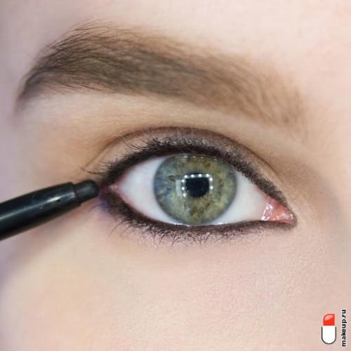 Как подводить глаза карандашом нижнее веко. Полезные инструкции и советы по макияжу нижнего века
