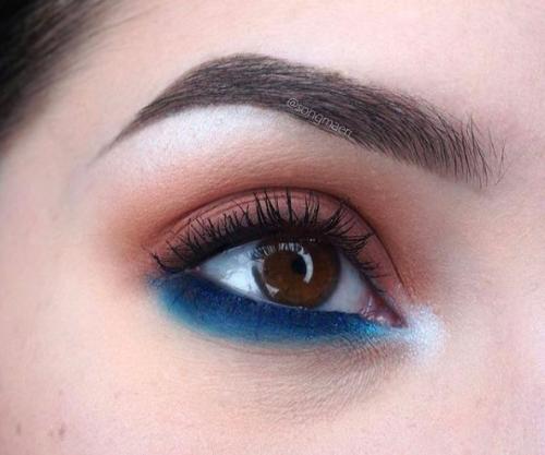 Как подводить глаза карандашом нижнее веко. Полезные инструкции и советы по макияжу нижнего века