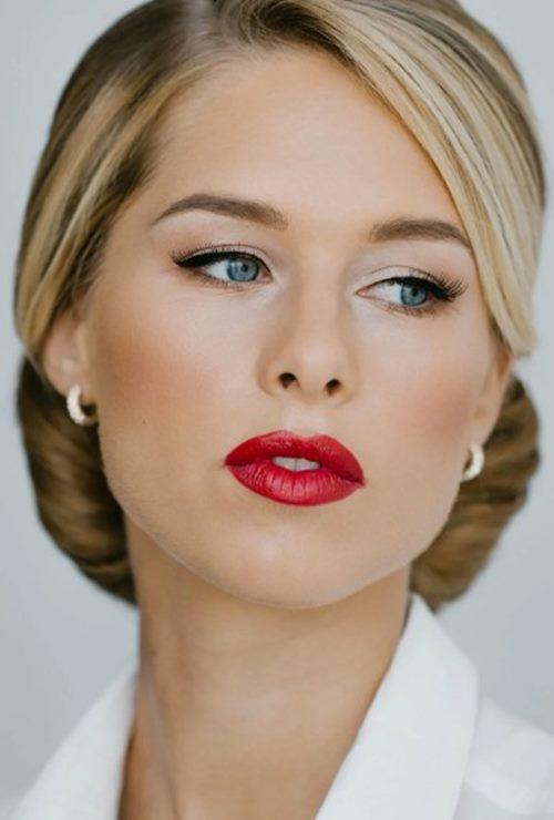 Черная помада: Кому подойдет и как правильно выбрать тон 07