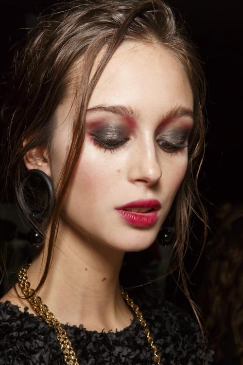 Какие оттенки матовой помады темных тонов самые популярные в этом сезоне. Матовые помады для губ: бьюти-досье