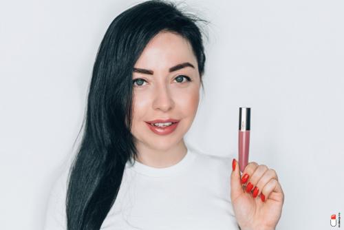 Как выбрать подходящий оттенок темной помады для брюнетки. На темной стороне: какие оттенки помады подойдут брюнеткам