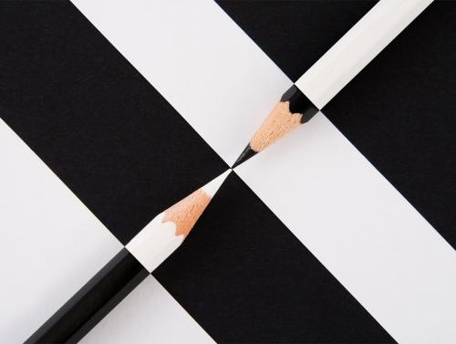 Как использовать белый карандаш для глаз с пользой. Белый карандаш для глаз: топ-7 причин его использовать