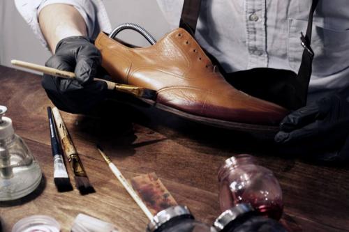 Как обновить кожаную обувь в домашних условиях. Уход за кожаной обувью 04