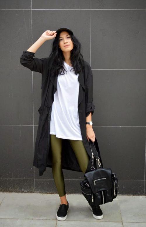 Модные идеи: какую обувь носить с легинсами зимой 2025 04