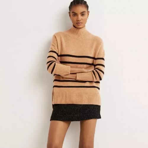 Как сделать образ с кожаными леггинсами более женственным в 2025 году. Как сочетать легинсы со свитером Оверсайз