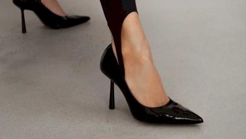 Можно ли носить легинсы со штрипками на вечеринку. С чем носить лосины со штрипками