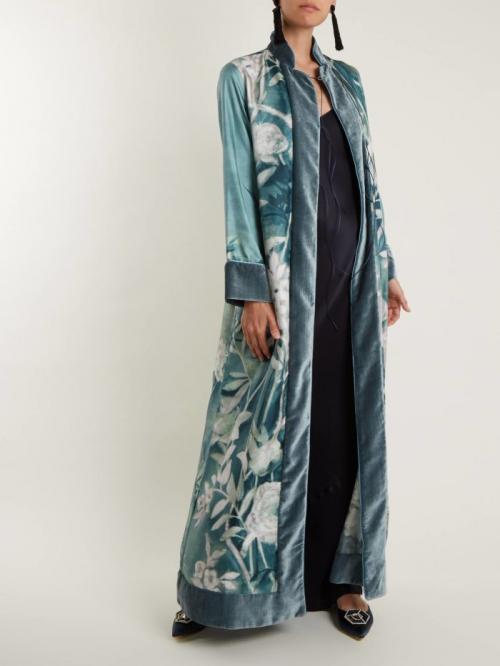 Модные цвета осень-зима 2021 2022. Модный цвет в одежде осень-зима 2022 2023 — прохладный синий