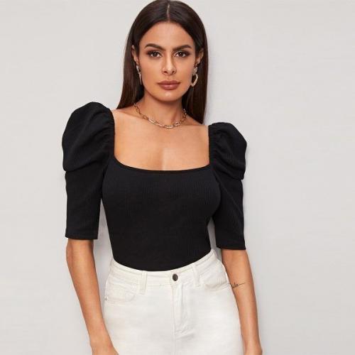 Антитренды Весна-Лето 2022. Что придется отложить в шкаф