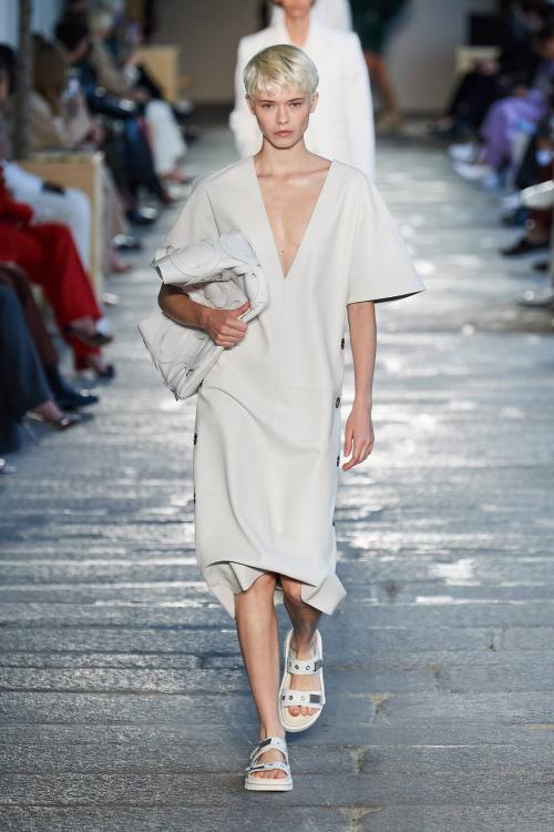 10 главных зимних модных трендов на 2022 год. 10 трендов осени и зимы 2022/23 с Недели моды в Нью-Йорке 15