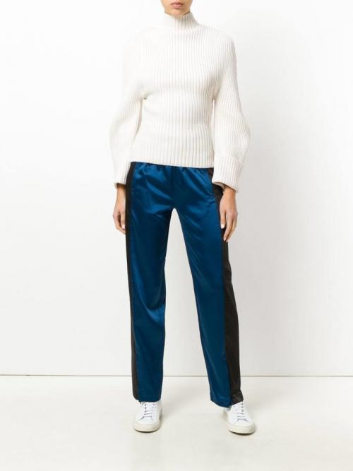 Модные цвета осень-зима 2021 2022. Модный цвет в одежде осень-зима 2022 2023 — прохладный синий