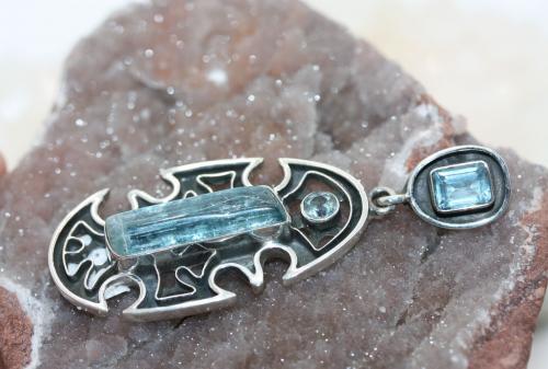 Какие легенды и мифы связаны с драгоценным камнем морской волны. Мифы и легенды об аквамарине. Мифы и легенды об аквамарине Аквамарин мифы и легенды свойства