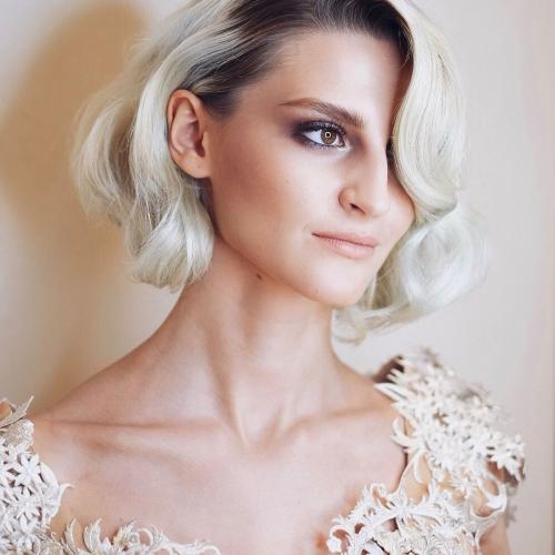 Яркое окрашивание на короткие волосы. Для блондинок и брюнеток: самые актуальные оттенки для окрашивания коротких волос