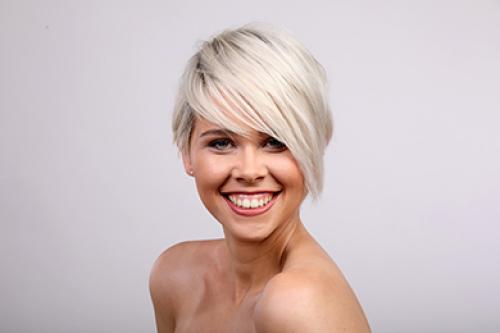 Как покрасить короткие волосы в блонд. Кому идет блонд на коротких волосах