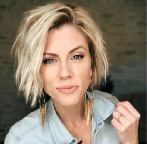 Женские короткие стрижки после 50 лет. Окрашивание, которое сделает моложе