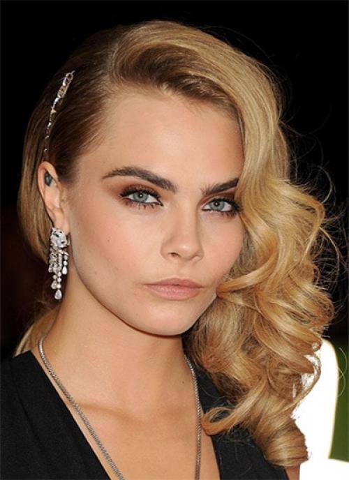 Прическа для носа картошкой. Как скрыть большой нос с помощью прически: 7 вариантов укладок