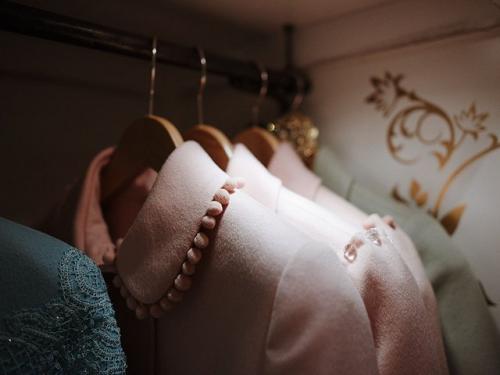 Как почистить шерстяное пальто от грязи. Особенности чистки шерстяного пальто