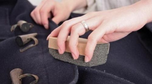 Как почистить пальто от катышек в домашних условиях. Народные средства