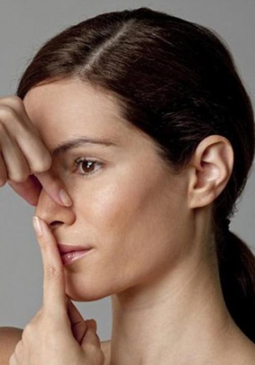 Как визуально уменьшить нос без макияжа. Как уменьшить нос, изменить форму без операции, визуально с помощью макияжа, корректора, косметики, упражнений и инъекций