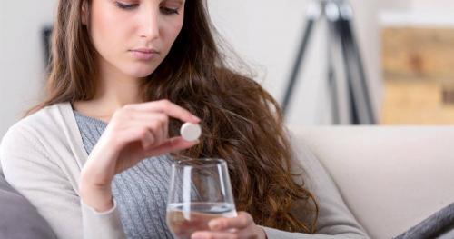 Витамины в жидком виде для волос: как выбрать лучшие в аптеке 01